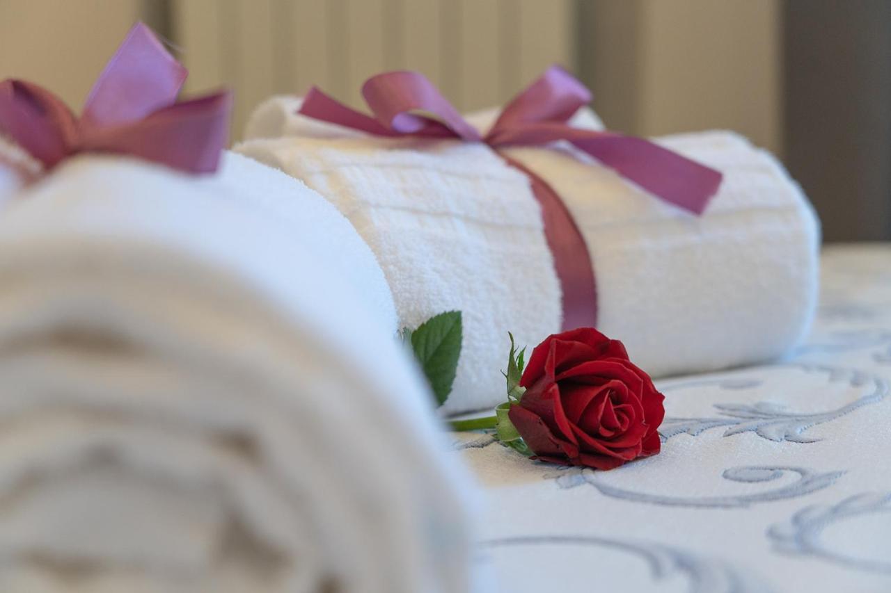 Bed and Breakfast Royal Gardens Казерта Экстерьер фото