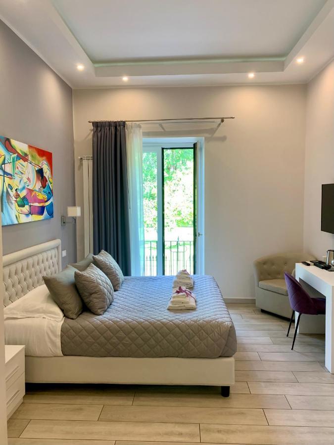 Bed and Breakfast Royal Gardens Казерта Экстерьер фото