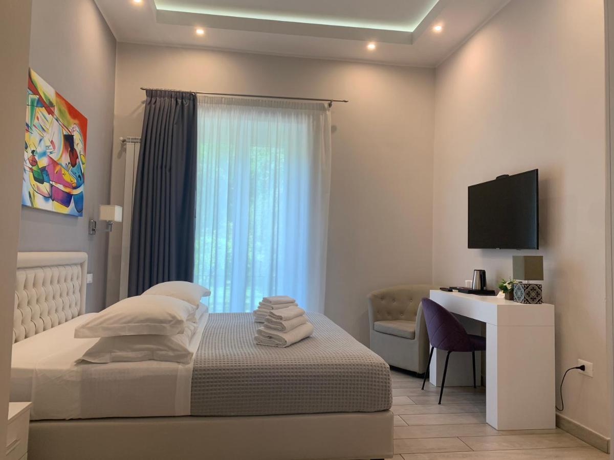 Bed and Breakfast Royal Gardens Казерта Экстерьер фото