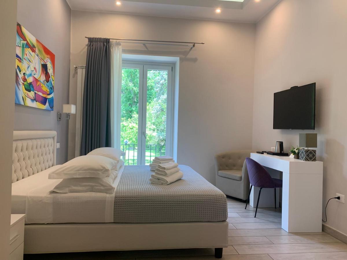 Bed and Breakfast Royal Gardens Казерта Экстерьер фото