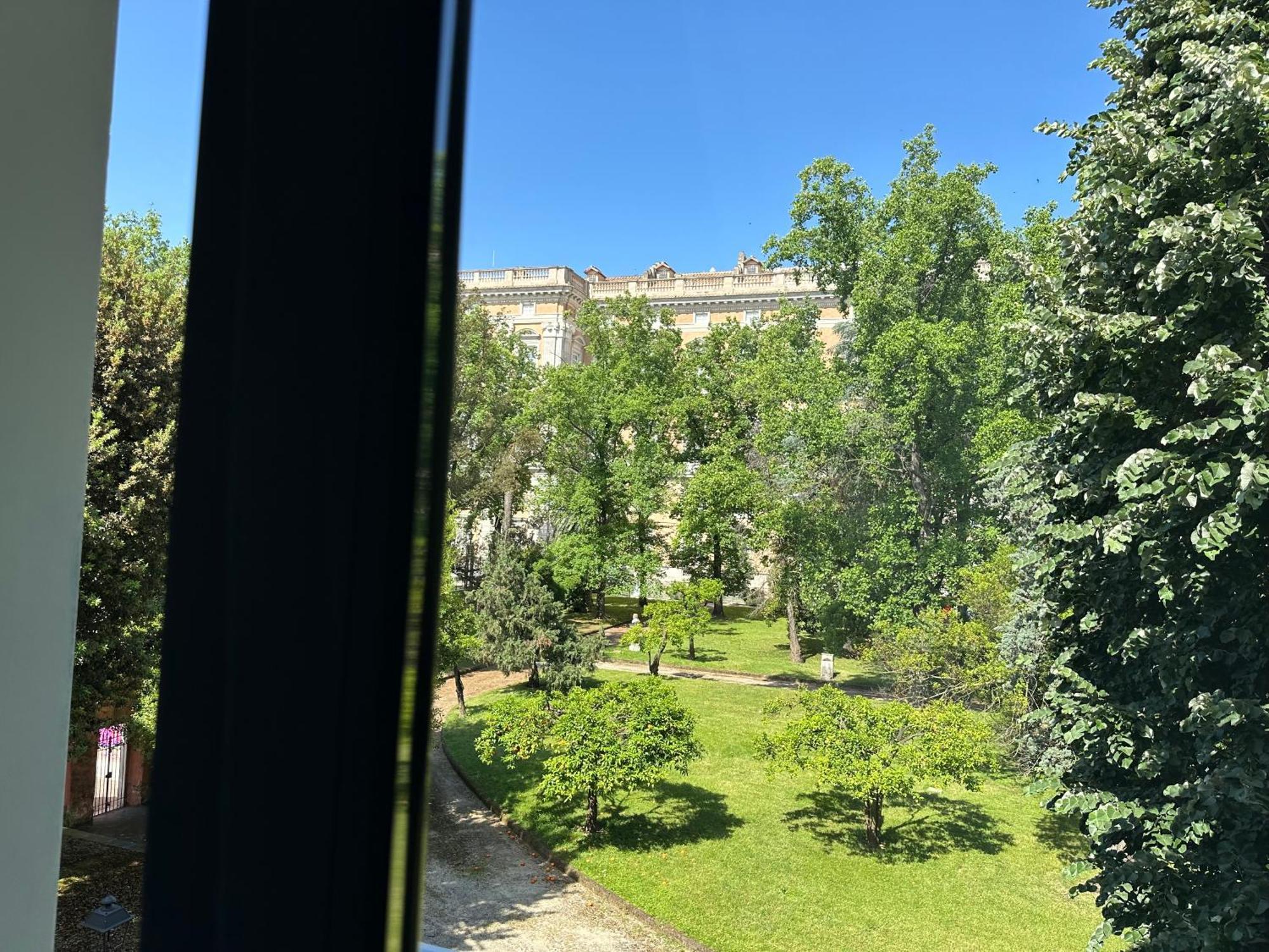 Bed and Breakfast Royal Gardens Казерта Номер фото